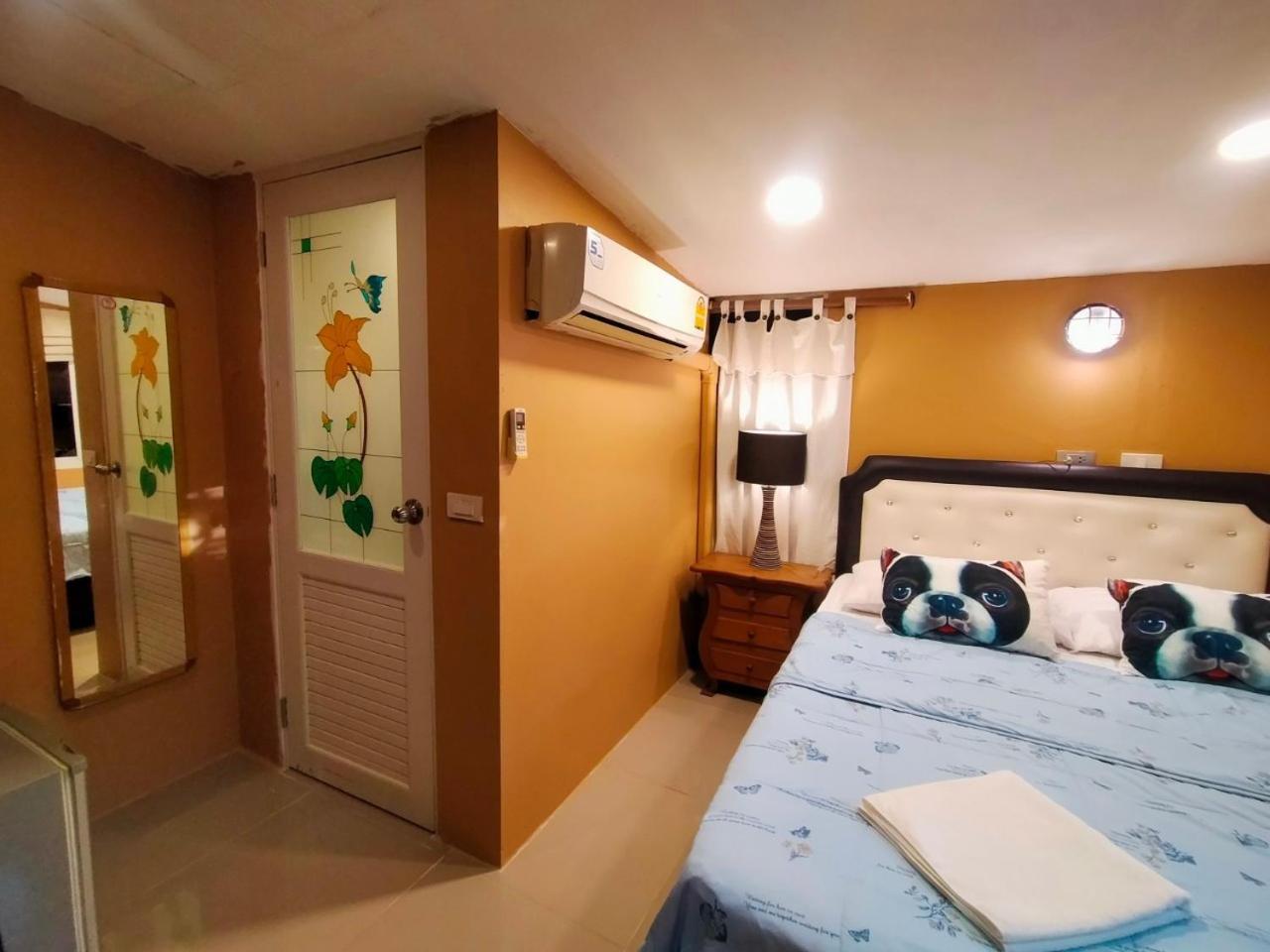 Ruenthip Homestay Bangkok Eksteriør billede
